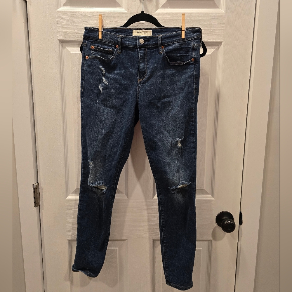 GAP Blue Skinny Jeans with Distressed Detailing